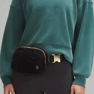 NWT Lululemon Everywhere Belt Bag Black Fleece with Gold Hardware 1L